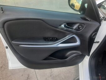 Predam Opel Zafira 1.4 benzin LPG r.v.2016 - 7