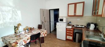 Rozostavaná bytová budova/podnikateľský objekt na predaj v N - 7