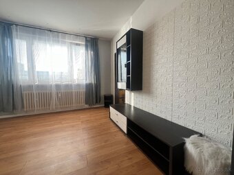 1 izbovy byt s oddelenou spalňou PRENÁJOM - 7
