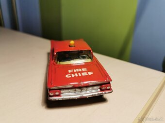 ZLAVA Corgi toys Chevrolet Impala Fire - 7
