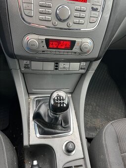 Predám Ford Focus 2.0 TDCI Combi - 7