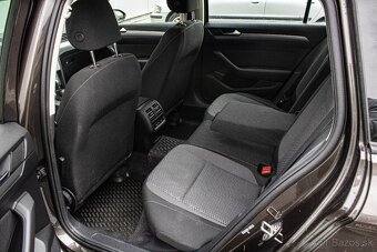 VW Passat Variant 2.0 TDI 110kW DSG Pôvodný lak - 7