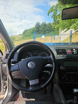 VOLKSWAGEN GOLF 5 1.4 16V 55kw - 7