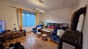 Rodinný dom s potenciálom na podnikanie v obci Malé Zlievce  - 7