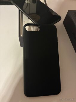 iPhone 8plus 64GB - 7