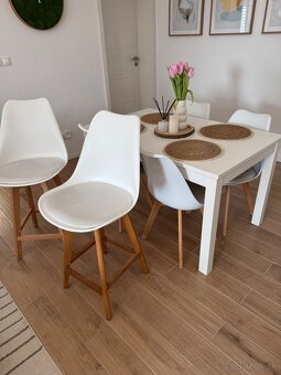 Predam jedálenský stôl so stoličkami - 7