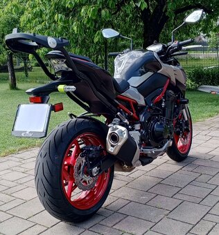 KAWASAKI Z900 - 7