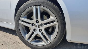 Honda Accord 2.2 - 7