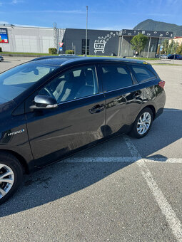 Toyota Auris 1.8 Hybrid – úsporný automat s výbornou výbavou - 7