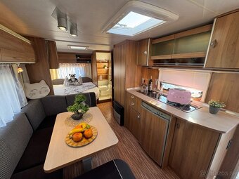 Burstner Averso 550 TK Mover, Predstan, Mikrovlnka - 7