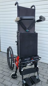 invalidny vozík 40cm s elektrickou vertikalizaciou - 7