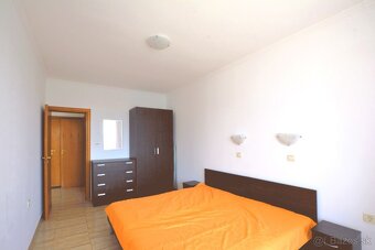 Apartmán 2+kk s výhledem na bazén a moře, 300 m od pláže - 7
