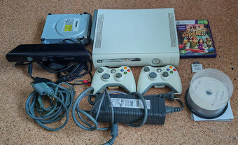 Xbox360 + Kinnect - 250GB HDD - 7