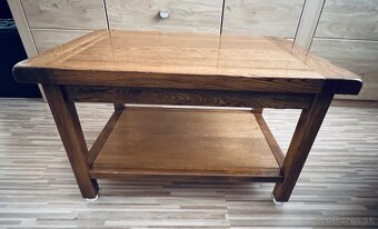 Predám masívny dubový stolík - 7