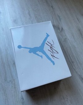 Nike Jordan 4 University Blue - 7