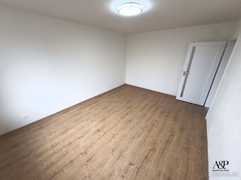 KOMPLETNE REKONŚTRUOVANÝ 3 IZBOVÝ BYT, 66M2, HOSPODÁRSKA UL. - 7