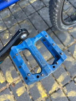 Predám bycikel Mongoose Fireball – custom dirt/street M - 7