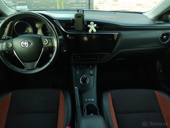 Toyota Auris 1.8 hybrid - 7
