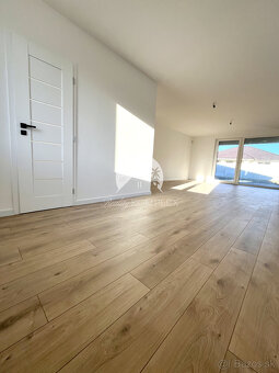 Reality KOMPLEX s.r.o., Vám ponúka na predaj moderný 4-izbov - 7