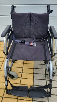 invalidny vozík XL 57cm pre širšie ťažšie postavy do 170kg - 7
