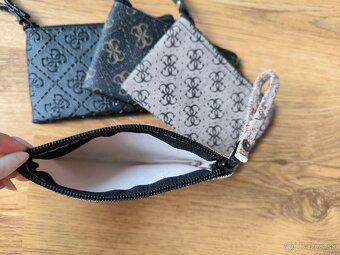 Dámska kľúčenka Guess - 7