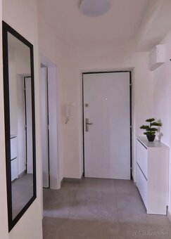 Prenájom, zariadený 1i byt s veľkým balkónom Žiar n/Hronom - 7