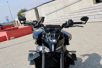 Yamaha mt 09 - 7