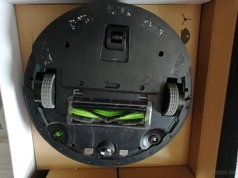 Robotický vysávač iRobot Roomba Combo R1118 - 7