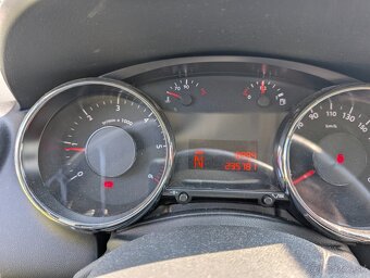 Peugeot 3008 1,6 HDi - 7