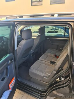 Volkwagen Touran 7 miestny - 7