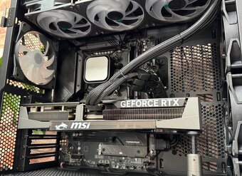 Ryzen 7 7800X3D\64GB\RTX 5070Ti\SSD\1000W Zdroj - 7