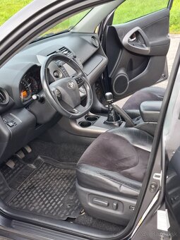 TOYOTA  RAV 4 - 7