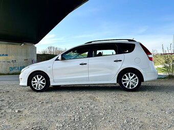 Hyundai I30 CW 1.6CRDI 66kw rok 2012 - 7