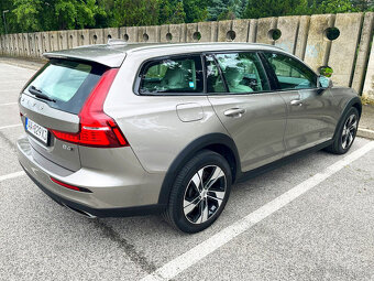 99tis.km Volvo V60 CROSS COUNTRY AWD A/T 2.0l 140KW - 7