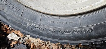 Predám disky s pneu 275/70 r22,5 - 7