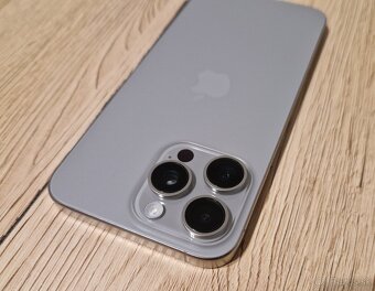 Apple iphone 15 pro max 256gb prírodný titan - 7