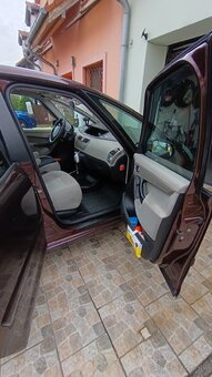Predám Citroen C4 Picasso - 7