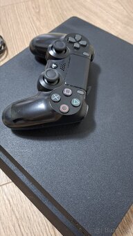 PlayStation 4 Slim - 7