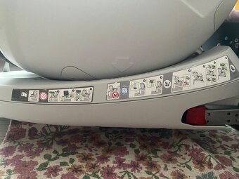 Predám otočnou auto sedacku Britax römer - 7