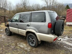 Rozpredám nissan terrano 2.7 diesel 2001 - 7