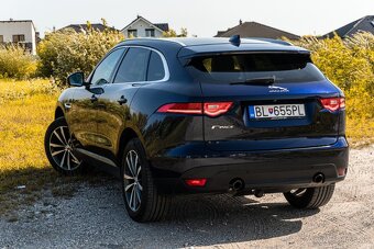 Jaguar F-Pace 2.0 I4 Prestige AWD A/T - 7
