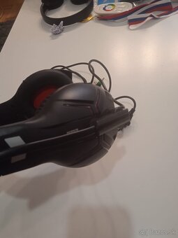 PS 4, ovládače, sluchadlá - 7