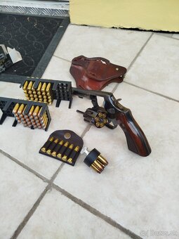 Revolver Taurus 82 38 special - 7