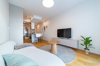 EXKLUZÍVNE a LUXUSNE ZARIADENÝ, ÚPLNE NOVÝ 2izb. BYT s PARKO - 7