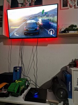 Playstation 4 1 TB - 7