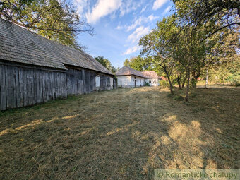 Priestranný pozemok s pôvodným domom - Kolonica, okr. Snin - 7