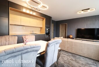 Luxusný 2 izbový byt s balkónom, vlastným kúrením a parkova - 7