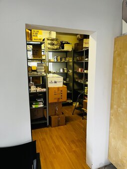 POLYFUNKČNÝ OBJEKT, 692m2, VT - 7