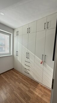 Odstúpim prenájom 3izb bytu (85 m² + 5 m²) Námestie Iglovia - 7