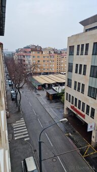 Štýlový a priestranný 2,5 izbový byt v centre - 7